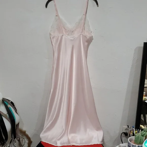 Vintage Christian Dior Elegant Pink Satin Nightgown With Asymmetrical Lace & Bow - Picture 8 of 16